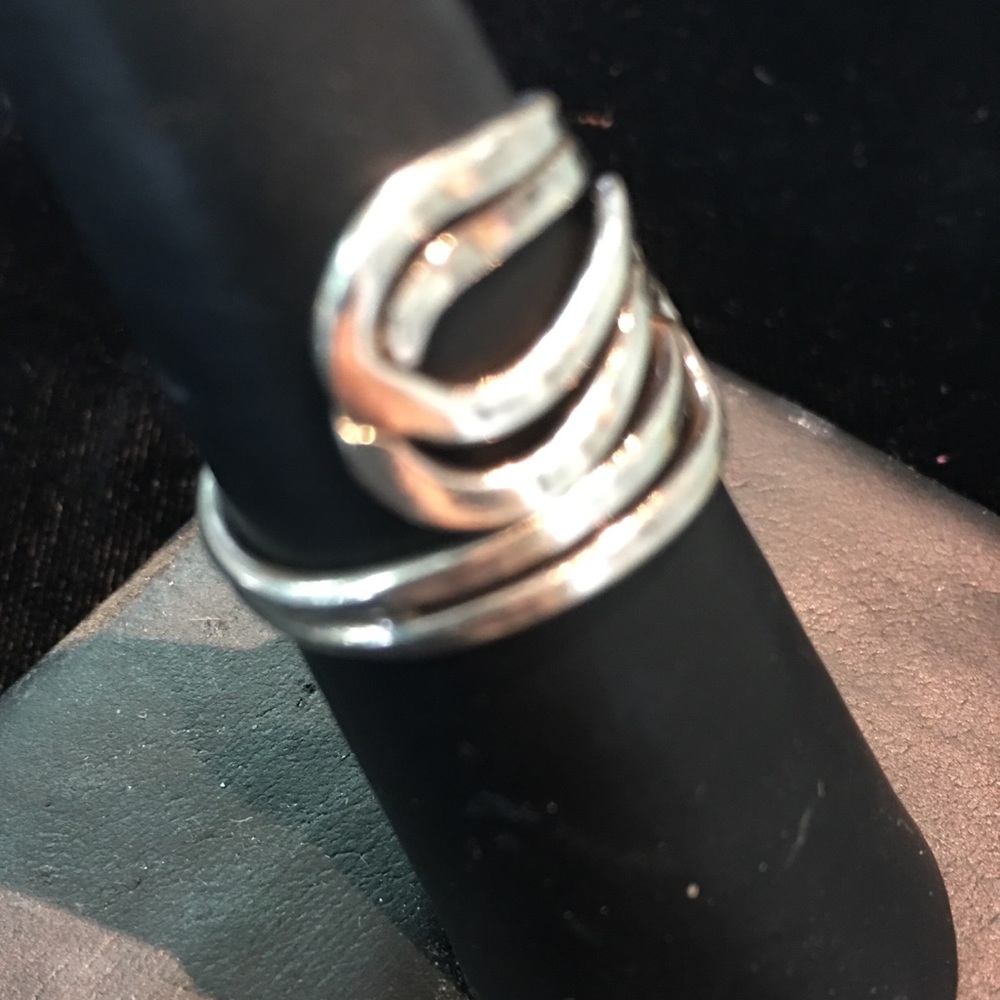 Silver Ring - Picture 3 of 4